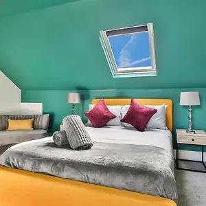  Holiday home Hidden Gem-open To Book-super Location