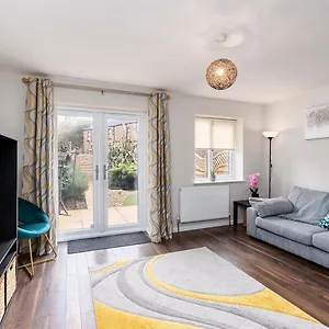  Holiday home Stunning 3 Bedroom Hillsborough